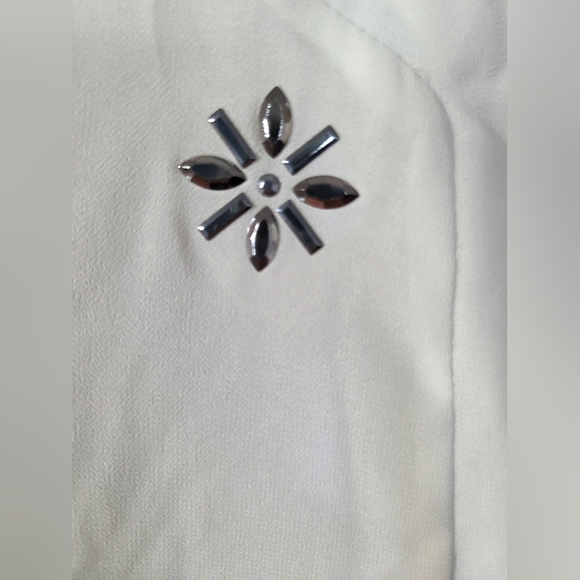 White Embroidered - Picture 5 of 7